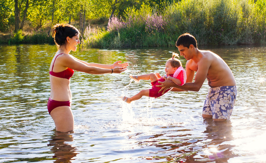 Zeit im Wasser verbringen - gemeinsam mit Ihrem Baby.