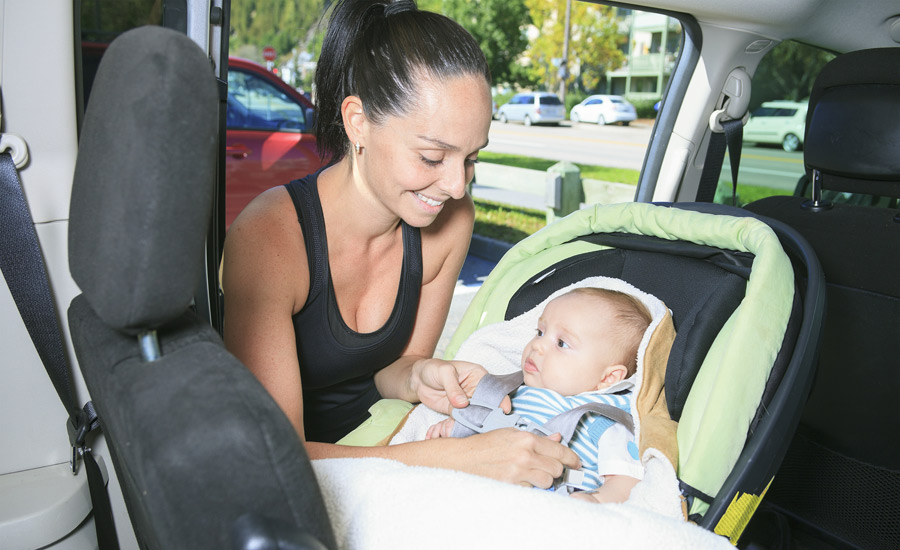 Sichere Kindersitze fürs Reisen mit Auto