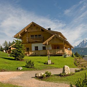 CHALETS & HÜTTEN